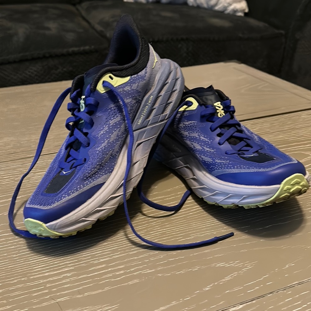Hoka Speedgoat 5 size 6.5